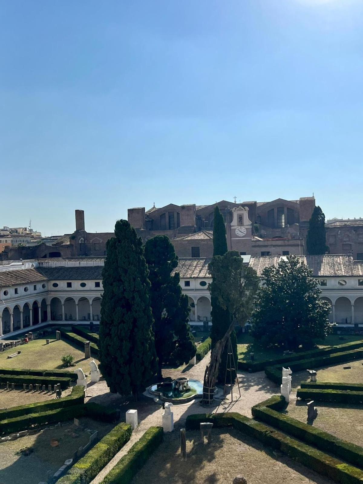 Camera X2 Con Splendida Vista Sulle Terme Di Diocleziano E Sul Chiostro Di Michelangelo Rom Eksteriør billede