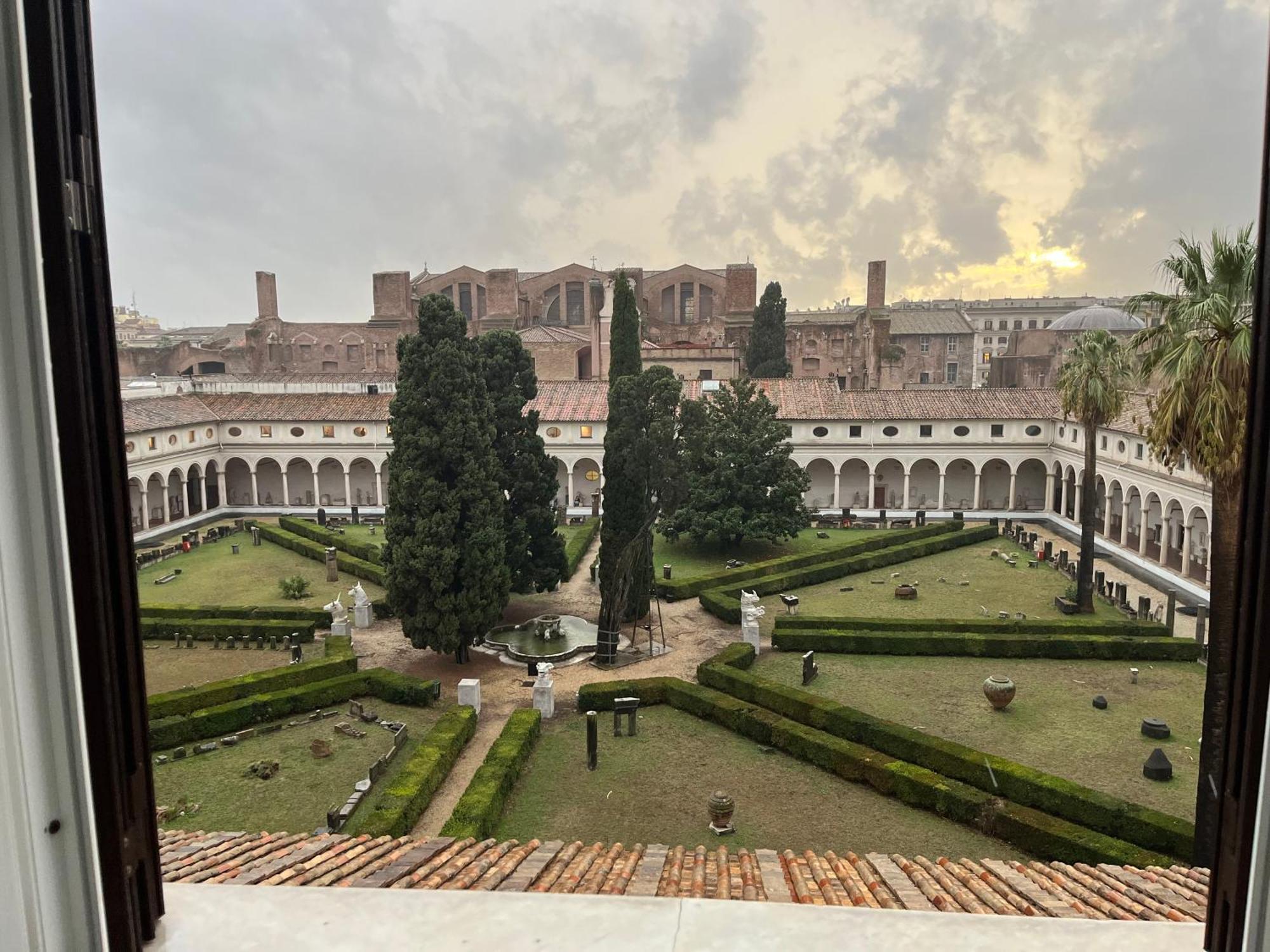 Camera X2 Con Splendida Vista Sulle Terme Di Diocleziano E Sul Chiostro Di Michelangelo Rom Eksteriør billede